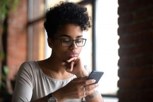 Quais direitos a empresa precisa pagar enquanto o funcionário está afastado?